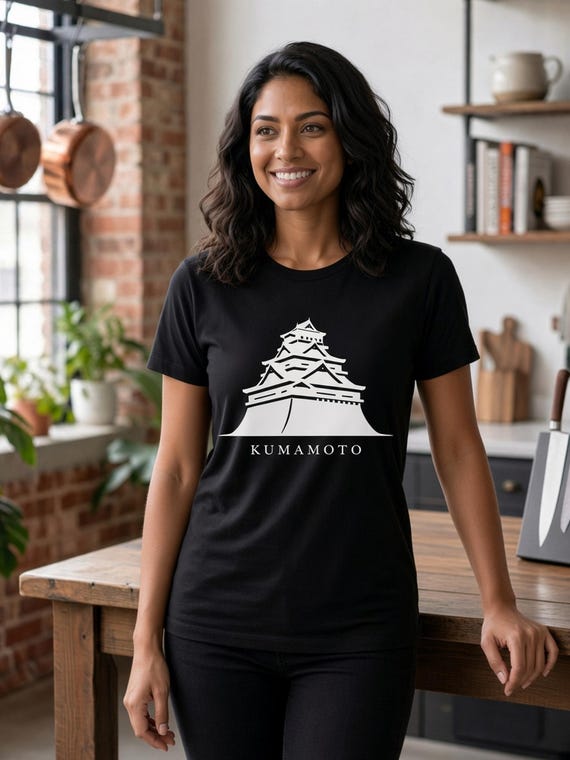 Kumamoto Castle Japanese line-art T-shirt.